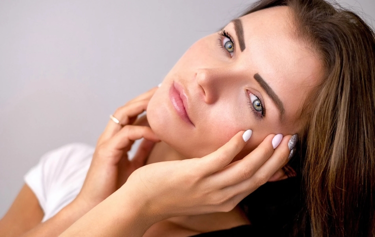 The Best Plastic Surgeons in Dubai for Achieving Flawless Skin with Profhilo